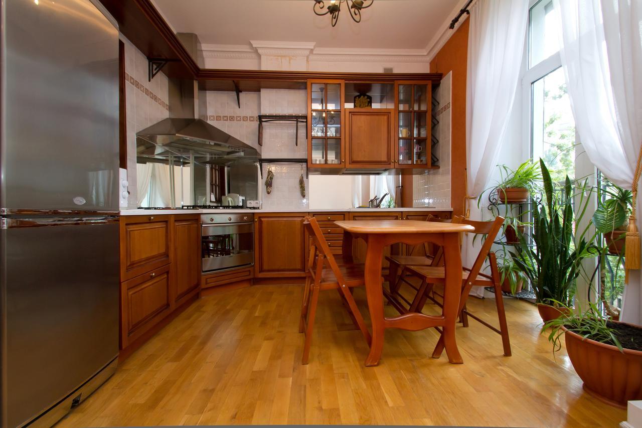 на бориса гринченка Apartment
